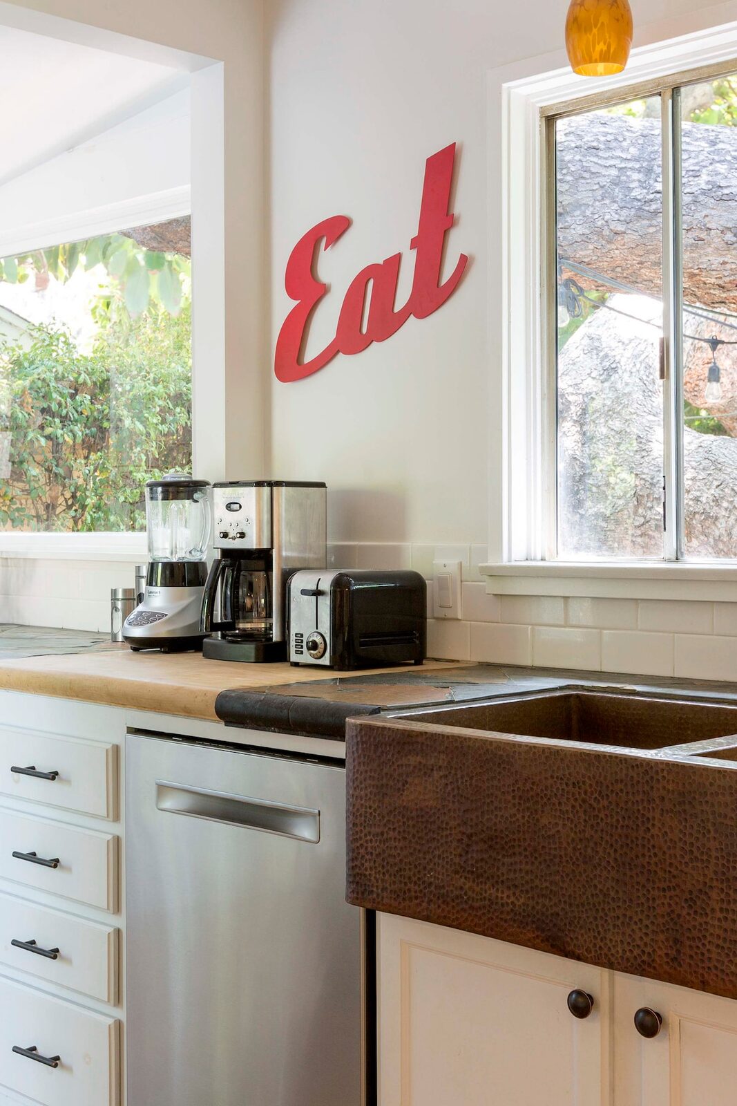 De Longpre kitchen with farmhouse sink